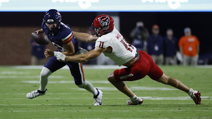 Sep 22, 2023; Charlottesville, Virginia, USA; Virginia Cavaliers quarterback Anthony Colandrea (10) Sep 22, 2023; Charlottesville, Virginia, USA; Virginia Cavaliers quarterback Anthony Colandrea (10)