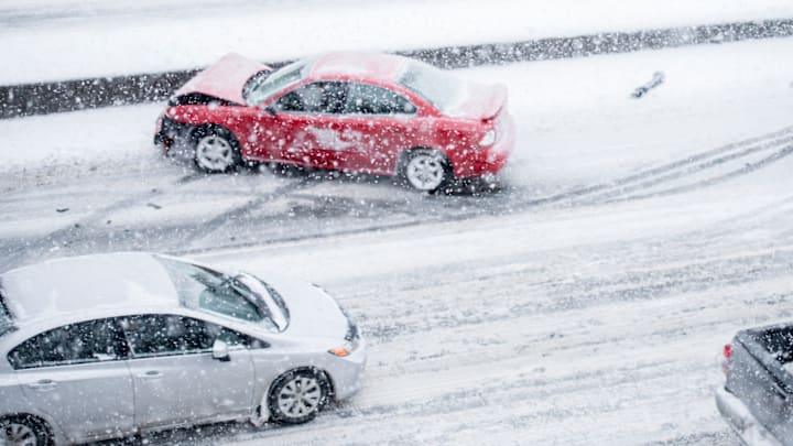 Accidente de coche en la autopista