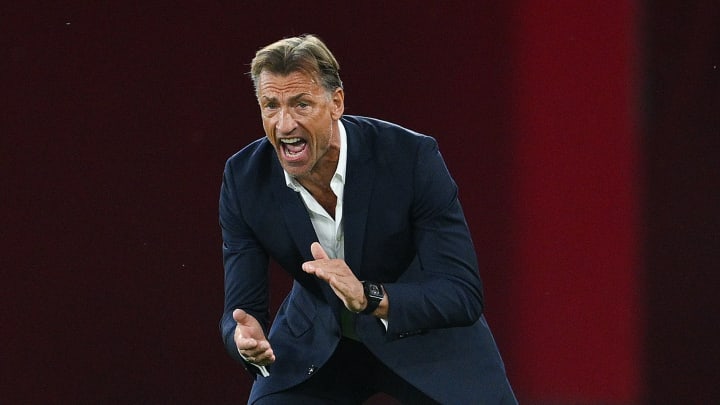 Hervé Renard est l'actuel sélectionneur de l'équipe de France féminine Hervé Renard est l'actuel sélectionneur de l'équipe de France féminine