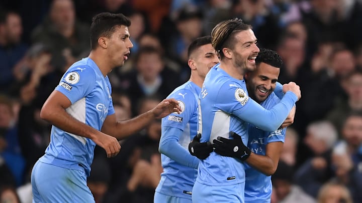 Un grand Manchester City a surclassé son rival Manchester United. Un grand Manchester City a surclassé son rival Manchester United.