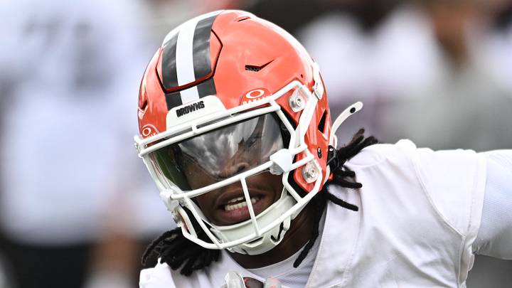 Jun 11, 2026; Berea, OH, USA; Cleveland Browns running back Quinshon Judkins (10) runs with the ball during minicamp at CrossCountry Mortgage Campus. Mandatory Credit: Ken Blaze-Imagn Images

