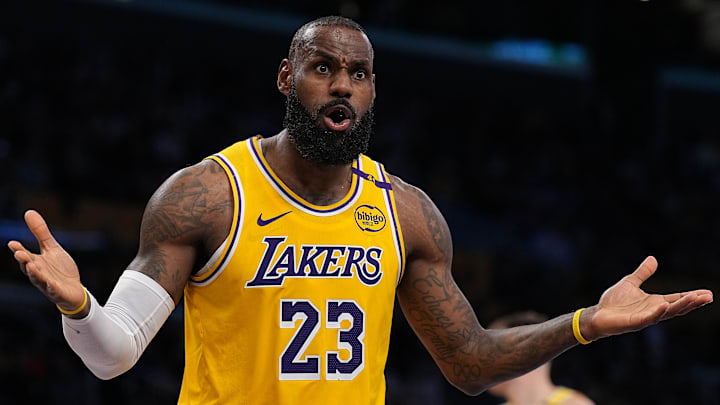 Golden State Warriors v Los Angeles Lakers