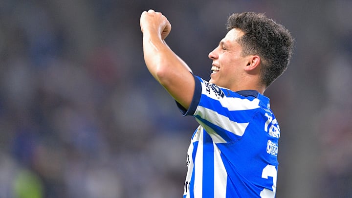 'Ponchito' González puso el primero de Rayados sobre Puebla, recordando que sonó fuerte para marcharse a Cruz Azul.