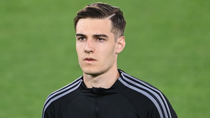 Florian Neuhaus muss sich strecken, um auch zukünftig in die deutsche Nationalmannschaft berufen zu werden. Florian Neuhaus muss sich strecken, um auch zukünftig in die deutsche Nationalmannschaft berufen zu werden.