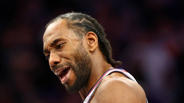 Feb 1, 2026; Phoenix, Arizona, USA; Los Angeles Clippers forward Kawhi Leonard (2) talks with NBA referee Scott Foster against the Phoenix Suns at Mortgage Matchup Center. Mandatory Credit: Mark J. Rebilas-Imagn Images Feb 1, 2026; Phoenix, Arizona, USA; Los Angeles Clippers forward Kawhi Leonard (2) talks with NBA referee Scott Foster against the Phoenix Suns at Mortgage Matchup Center. Mandatory Credit: Mark J. Rebilas-Imagn Images