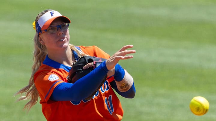 Florida infielder Mia Williams (11) fields against Georgia during a NCAA super regionals softball game at Katie Seashole Pressly Stadium in Gainesville, FL on Saturday, May 24, 2025. [Alan Youngblood/Gainesville Sun]