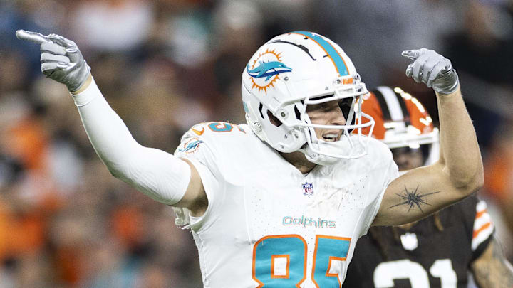 Dec 29, 2024; Cleveland, Ohio, USA; Miami Dolphins wide receiver River Cracraft (85) signals for a first down following his reception against the Cleveland Browns during the third quarter at Huntington Bank Field.