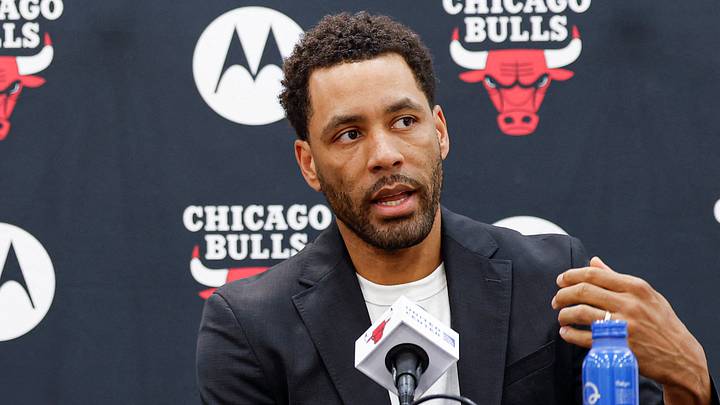 Jun 17, 2026; Chicago, Il, USA; Chicago Bulls Executive Vice President of Basketball Operations Bryson Graham (R) introduces Chicago Bulls new head coach Tiago Splitter (L) during a press conference at Advocate Center. Mandatory Credit: Kamil Krzaczynski-Imagn Images Jun 17, 2026; Chicago, Il, USA; Chicago Bulls Executive Vice President of Basketball Operations Bryson Graham (R) introduces Chicago Bulls new head coach Tiago Splitter (L) during a press conference at Advocate Center. Mandatory Credit: Kamil Krzaczynski-Imagn Images