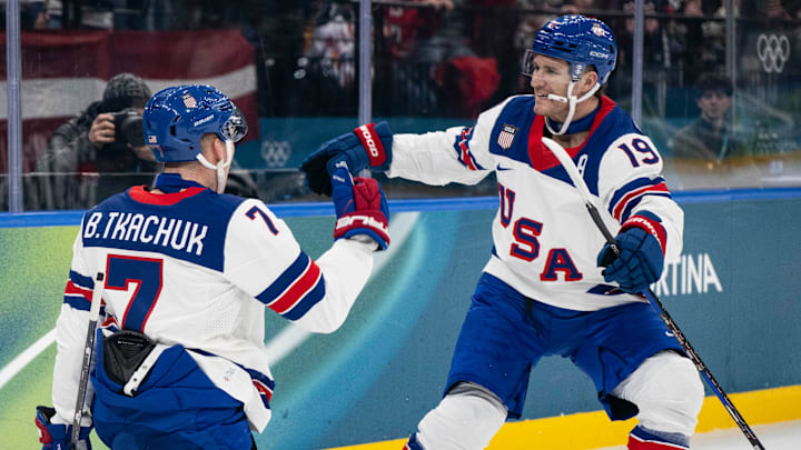 แบรดี้ ทคาชุค และแมทธิว ทคาชุค