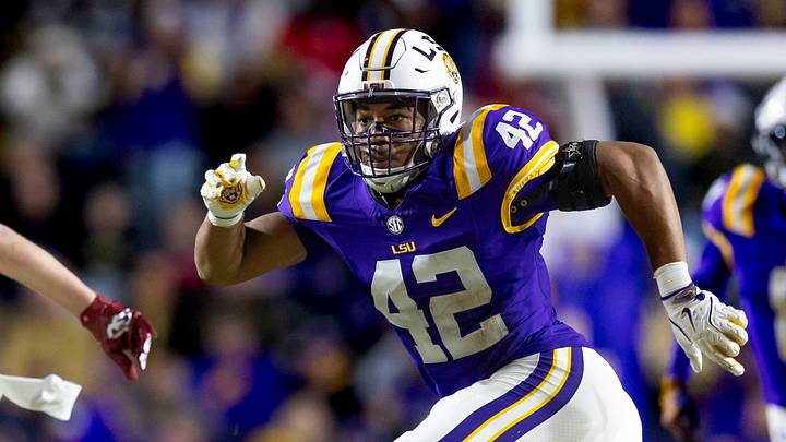 Nov 30, 2024; Baton Rouge, Louisiana, USA; Oklahoma Sooners wide receiver Jacob Jordan (88) is chased down by LSU Tigers linebacker Davhon Keys (42) during the fourth quarter at Tiger Stadium. Mandatory Credit: Stephen Lew-Imagn Images Nov 30, 2024; Baton Rouge, Louisiana, USA; Oklahoma Sooners wide receiver Jacob Jordan (88) is chased down by LSU Tigers linebacker Davhon Keys (42) during the fourth quarter at Tiger Stadium. Mandatory Credit: Stephen Lew-Imagn Images