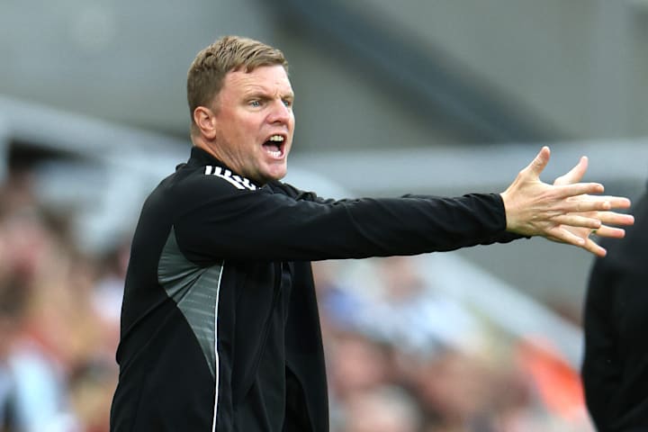 Eddie Howe gesturing with his arms