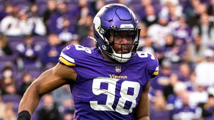 Minnesota Vikings linebacker D.J. Wonnum