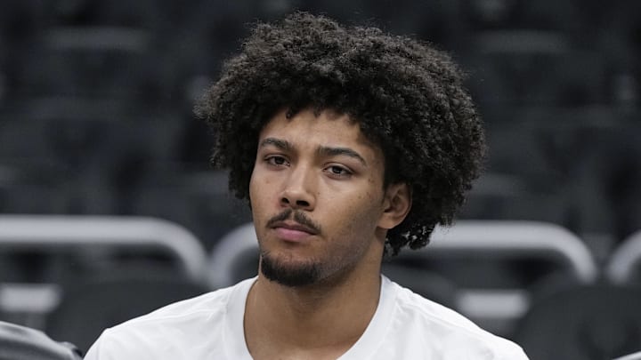 Milwaukee Bucks center Jericho Sims (00) during warmups prior to the game against the Philadelphia 76ers at Fiserv Forum on February 9, 2025.