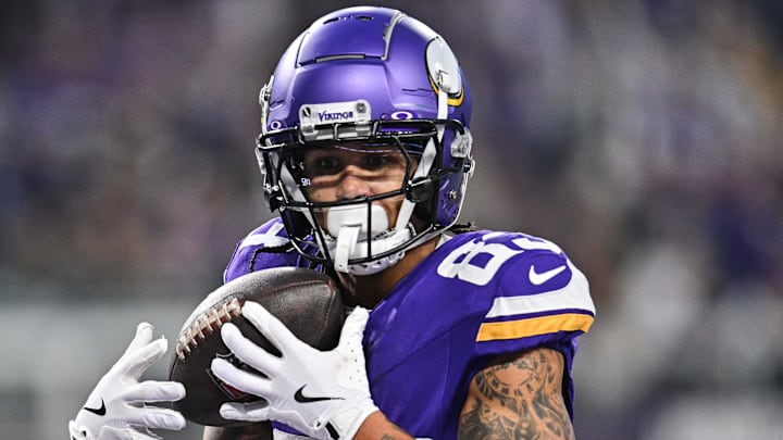 Dec 29, 2024; Minneapolis, Minnesota, USA; Minnesota Vikings wide receiver Jalen Nailor (83) catches a touchdown pass against the Green Bay Packers during the second quarter at U.S. Bank Stadium. Mandatory Credit: Jeffrey Becker-Imagn Images Dec 29, 2024; Minneapolis, Minnesota, USA; Minnesota Vikings wide receiver Jalen Nailor (83) catches a touchdown pass against the Green Bay Packers during the second quarter at U.S. Bank Stadium. Mandatory Credit: Jeffrey Becker-Imagn Images