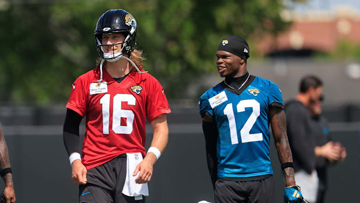 Travis Hunter is set to catch passes from Trevor Lawrence in 2025.