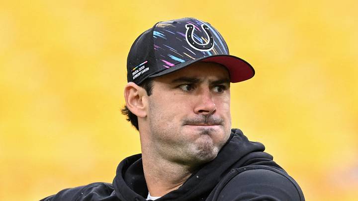 Indianapolis Colts quarterback Daniel Jones warms up