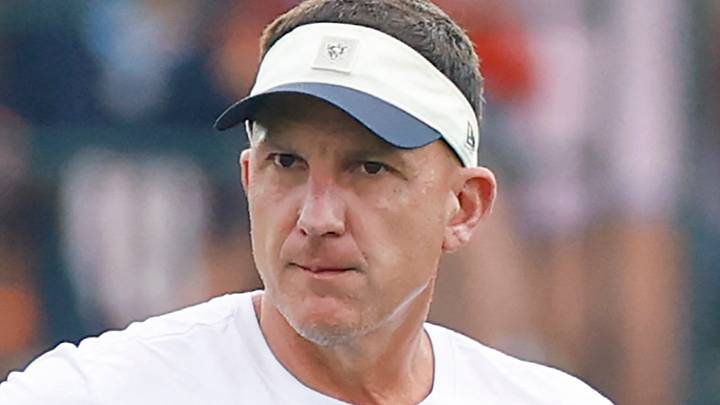 Chicago Bears defensive coordinator Dennis Allen 