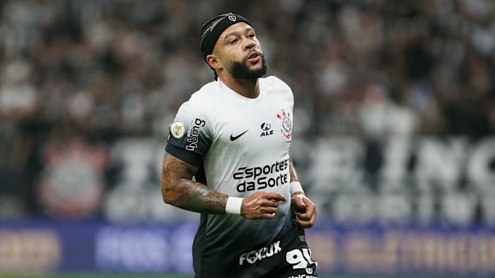 Memphis vive momento especial pelo Timão