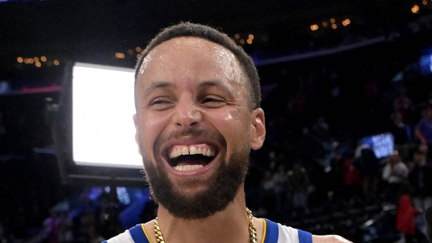 Warriors open door to build title team around Steph Curry after signing Draymond Green