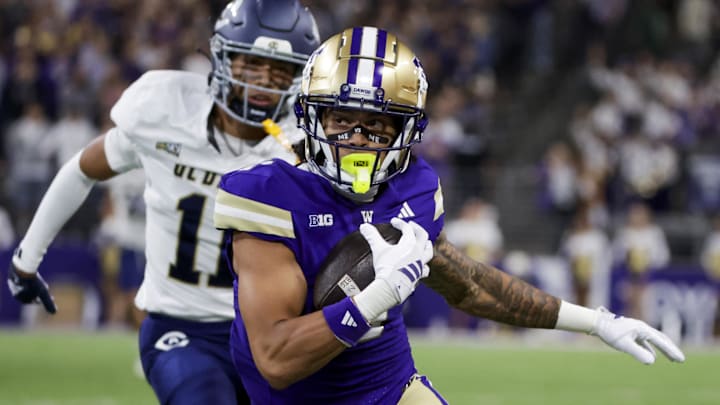 Sep 6, 2025; Seattle, Washington, USA; Washington Huskies wide receiver Raiden Vines-Bright (7) runs for yards after the catch against the UC Davis Aggies during the first quarter at Husky Stadium. Mandatory Credit: Joe Nicholson-Imagn Images Sep 6, 2025; Seattle, Washington, USA; Washington Huskies wide receiver Raiden Vines-Bright (7) runs for yards after the catch against the UC Davis Aggies during the first quarter at Husky Stadium. Mandatory Credit: Joe Nicholson-Imagn Images