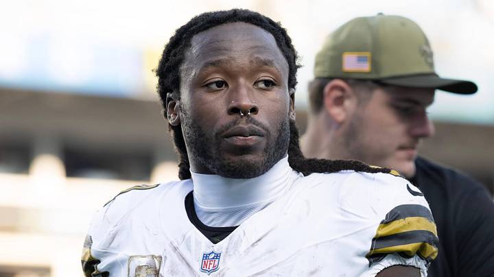 Nov 9, 2025; Charlotte, North Carolina, USA; New Orleans Saints running back Alvin Kamara (41) walks off the field after the game at Bank of America Stadium. Nov 9, 2025; Charlotte, North Carolina, USA; New Orleans Saints running back Alvin Kamara (41) walks off the field after the game at Bank of America Stadium.