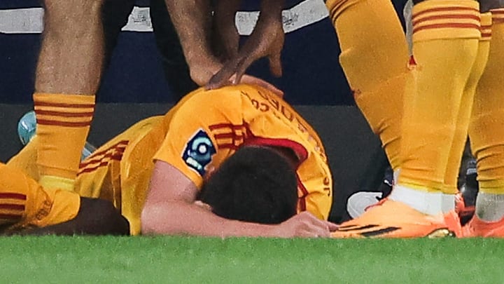 Lucas Buades a été poussé par un supporter après son but Lucas Buades a été poussé par un supporter après son but