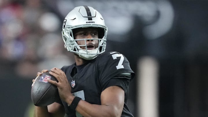 Dec 28, 2025; Paradise, Nevada, USA; Las Vegas Raiders quarterback Geno Smith (7) looks to throw in the third quarter against the New York Giants at Allegiant Stadium. Mandatory Credit: Kirby Lee-Imagn Images Dec 28, 2025; Paradise, Nevada, USA; Las Vegas Raiders quarterback Geno Smith (7) looks to throw in the third quarter against the New York Giants at Allegiant Stadium. Mandatory Credit: Kirby Lee-Imagn Images