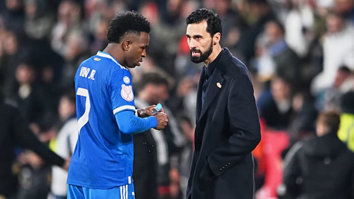 阿尔瓦罗·阿韦洛亚在皇马管理层首秀惨败后仍坚持立场