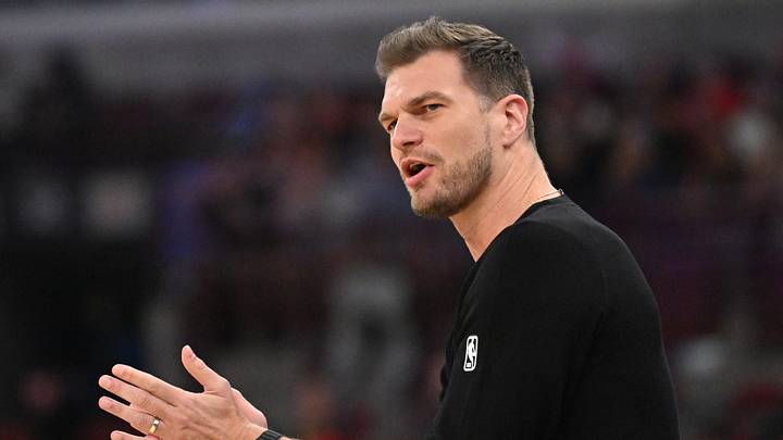 Oct 7, 2026; Chicago, Illinois, USA; Chicago Bulls head coach Tiago Splitter reacts against the Phoenix Suns during the first half at United Center. Mandatory Credit: Patrick Gorski-Imagn Images Oct 7, 2026; Chicago, Illinois, USA; Chicago Bulls head coach Tiago Splitter reacts against the Phoenix Suns during the first half at United Center. Mandatory Credit: Patrick Gorski-Imagn Images