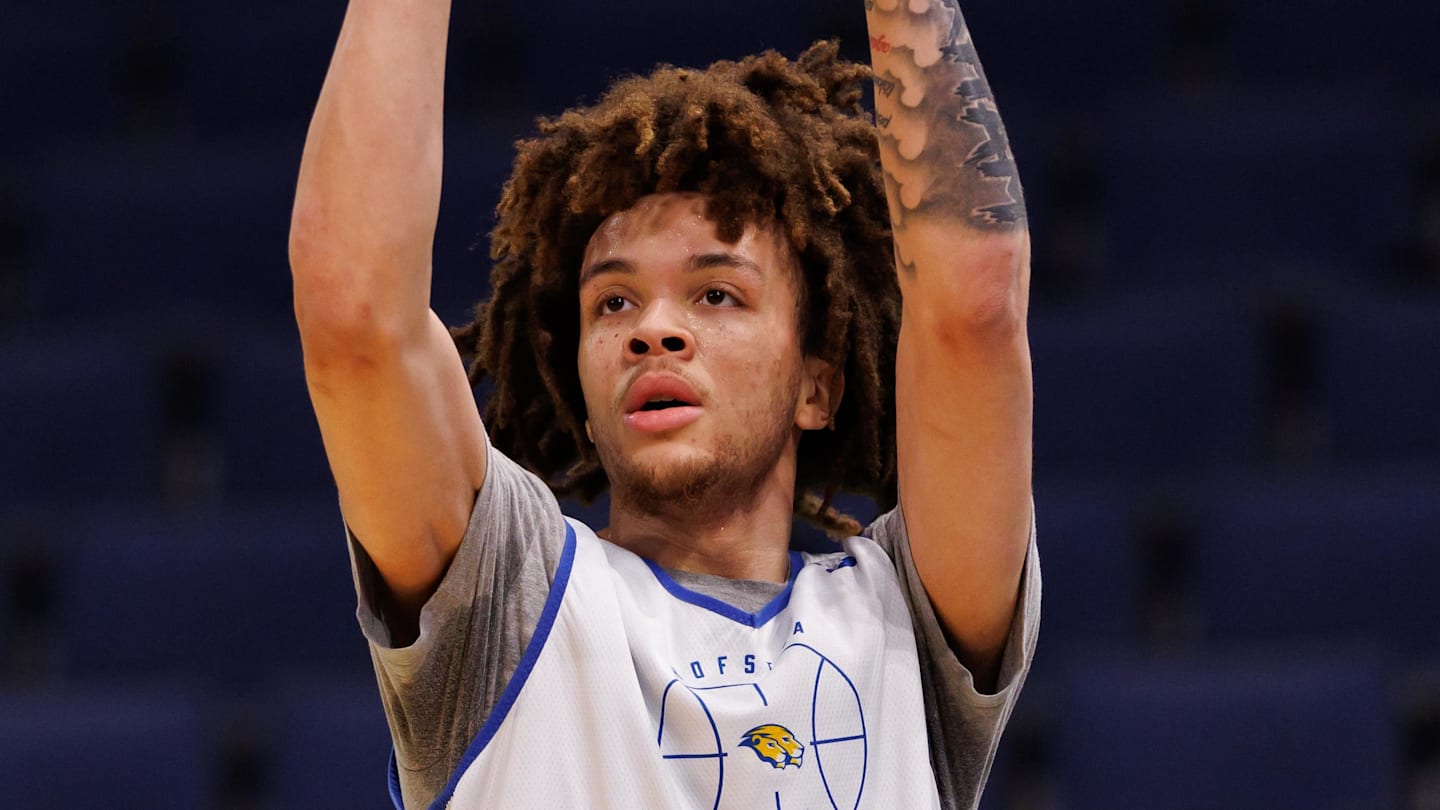 Oregon Basketball Hosts Standout Transfer Portal Target