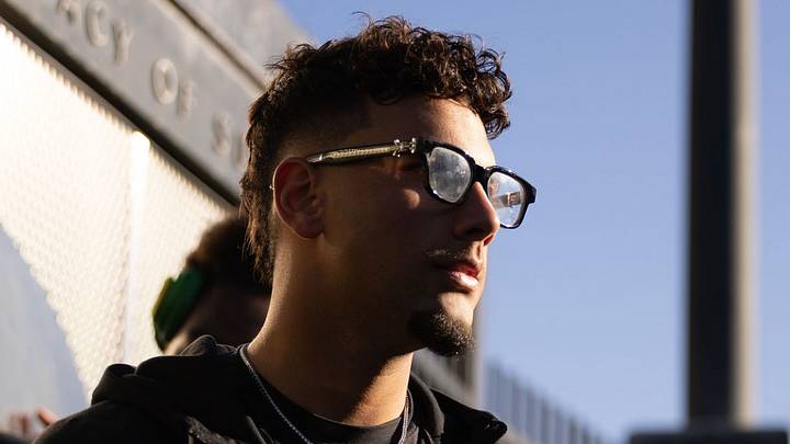Oregon Ducks quarterback Dylan Raiola Oregon Ducks quarterback Dylan Raiola