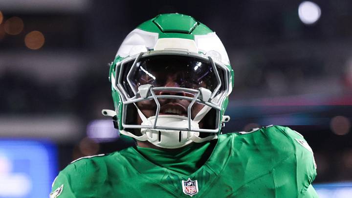 Philadelphia Eagles linebacker Jalyx Hunt 