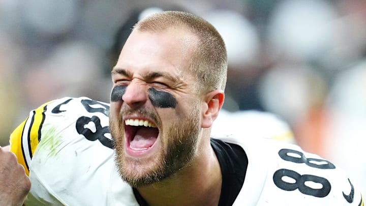 Pittsburgh Steelers running tight end Pat Freiermuth 