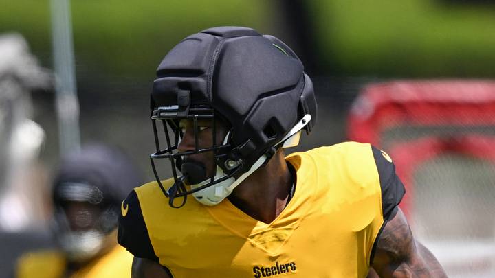 Pittsburgh Steelers safety Robert Spears-Jennings Pittsburgh Steelers safety Robert Spears-Jennings