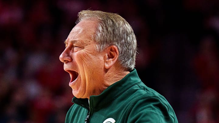 Jan 2, 2026; Lincoln, Nebraska, USA; Michigan State Spartans head coach Tom Izzo reacts to a foul against the Nebraska Cornhuskers during the first half at Pinnacle Bank Arena. Jan 2, 2026; Lincoln, Nebraska, USA; Michigan State Spartans head coach Tom Izzo reacts to a foul against the Nebraska Cornhuskers during the first half at Pinnacle Bank Arena.