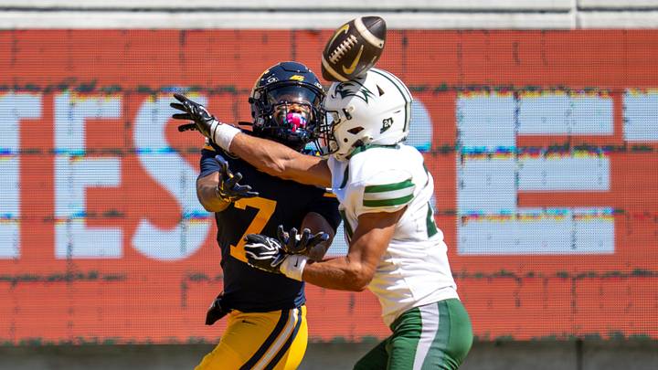 Cal wide receiver Chase Hendricks (7) had nine receptions against Wagner Cal wide receiver Chase Hendricks (7) had nine receptions against Wagner