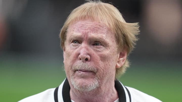 Dec 28, 2025; Paradise, Nevada, USA; Las Vegas Raiders owner Mark Davis on the field prior to a game against the New York Giants at Allegiant Stadium. Mandatory Credit: Kirby Lee-Imagn Images Dec 28, 2025; Paradise, Nevada, USA; Las Vegas Raiders owner Mark Davis on the field prior to a game against the New York Giants at Allegiant Stadium. Mandatory Credit: Kirby Lee-Imagn Images