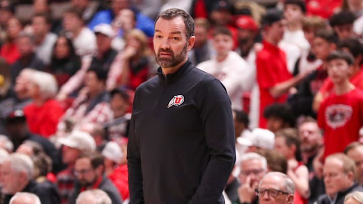 Utah Runnin' Utes head coach Alex Jensen.