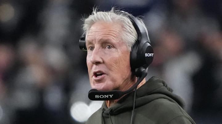 Nov 17, 2025; Paradise, Nevada, USA; Las Vegas Raiders head coach Pete Carroll on the sidelines against the Dallas Cowboys during the first half at Allegiant Stadium. Mandatory Credit: Kirby Lee-Imagn Images Nov 17, 2025; Paradise, Nevada, USA; Las Vegas Raiders head coach Pete Carroll on the sidelines against the Dallas Cowboys during the first half at Allegiant Stadium. Mandatory Credit: Kirby Lee-Imagn Images