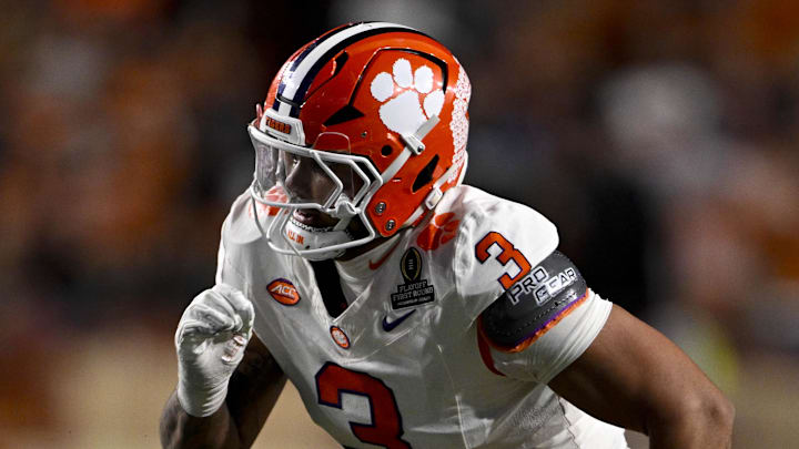 Clemson Tigers defensive end T.J. Parker
