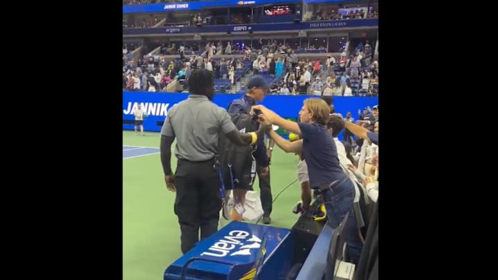 A tennis fan tried to steal something from Jannik Sinner's bag after his Round of 16 win over Alexander Bublik.