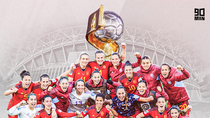 Le sélectionneur de la Roja ne peut qu'applaudir sa joueuse.