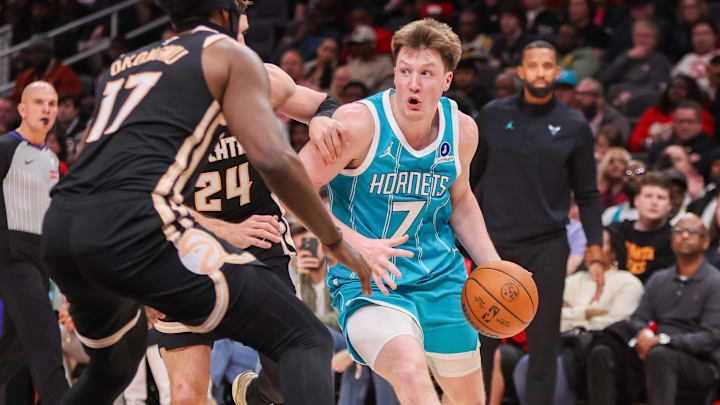 Feb 7, 2026; Atlanta, Georgia, USA; Charlotte Hornets guard Kon Knueppel (7) drives to the basket against the Atlanta Hawks in the fourth quarter at State Farm Arena. Mandatory Credit: Brett Davis-Imagn Images
