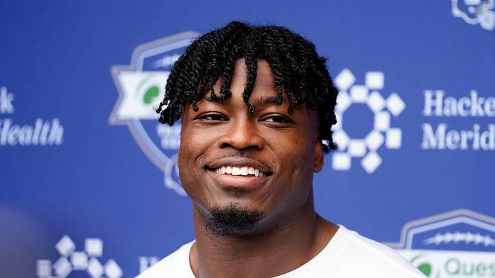 New York Giants - linebacker Azeez Ojulari