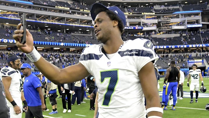 Jan 5, 2025; Inglewood, California, USA; Seattle Seahawks quarterback Geno Smith (7) leaves the field following the game against the Los Angeles Rams at SoFi Stadium. Mandatory Credit: Jayne Kamin-Oncea-Imagn Images Jan 5, 2025; Inglewood, California, USA; Seattle Seahawks quarterback Geno Smith (7) leaves the field following the game against the Los Angeles Rams at SoFi Stadium. Mandatory Credit: Jayne Kamin-Oncea-Imagn Images