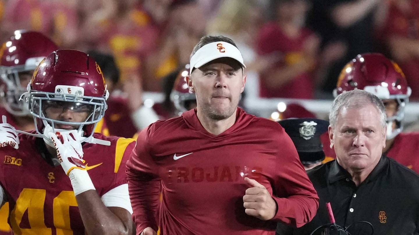 Lincoln Riley Delivers Injury Updates for USC Stars Jahkeem Stewart ...