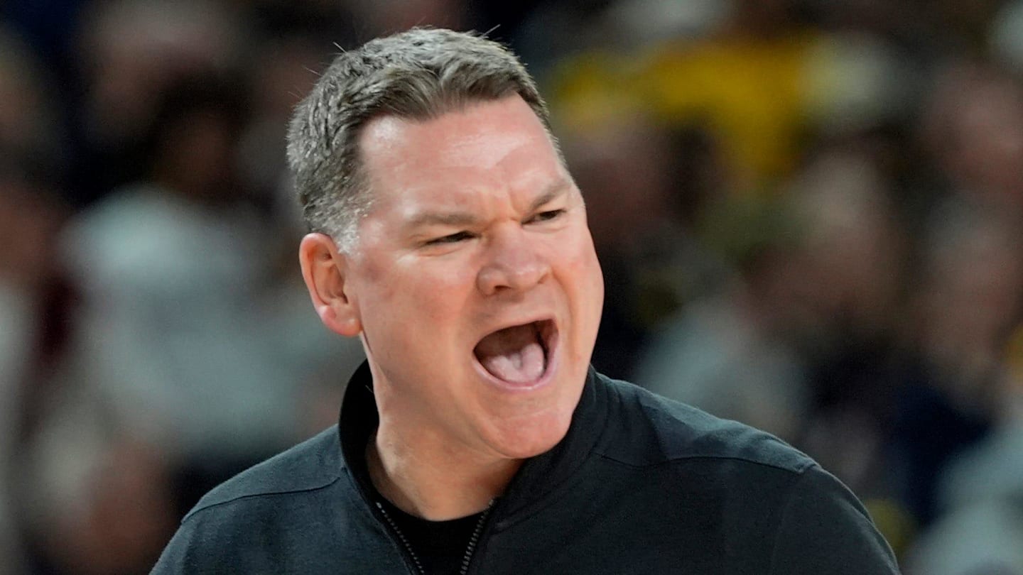 Tommy Lloyd Sets Goal of Five Final Fours in 10 Years After Arizona's First Since 2001