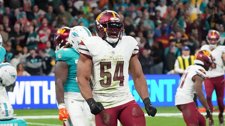 Washington Commanders linebacker Bobby Wagner (54) reacts after a play against the Miami Dolphins Washington Commanders linebacker Bobby Wagner (54) reacts after a play against the Miami Dolphins