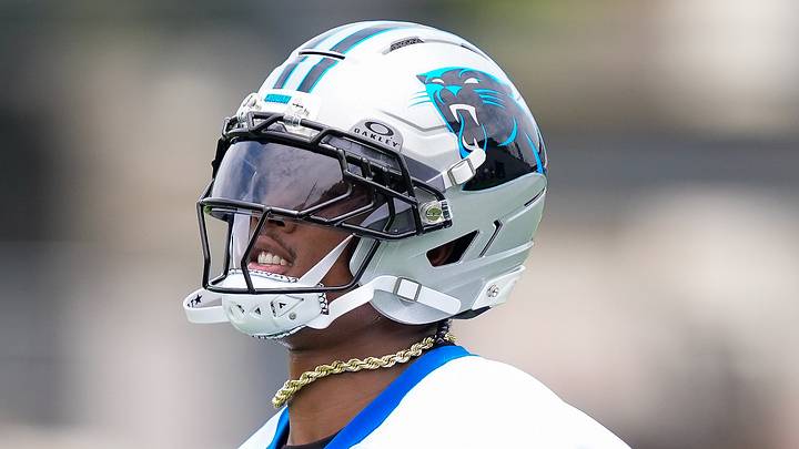 Carolina Panthers linebacker Isaiah Simmons