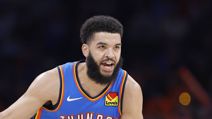 Mar 19, 2025; Oklahoma City, Oklahoma, USA; Oklahoma City Thunder forward Kenrich Williams (34) dribbles down the court against the Philadelphia 76ers during the second half at Paycom Center. Mandatory Credit: Alonzo Adams-Imagn Images Mar 19, 2025; Oklahoma City, Oklahoma, USA; Oklahoma City Thunder forward Kenrich Williams (34) dribbles down the court against the Philadelphia 76ers during the second half at Paycom Center. Mandatory Credit: Alonzo Adams-Imagn Images